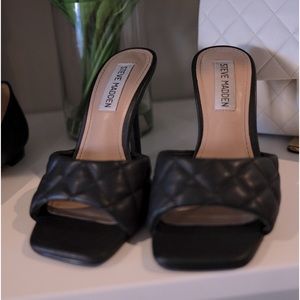 Steve Madden Quilted Heels size 5